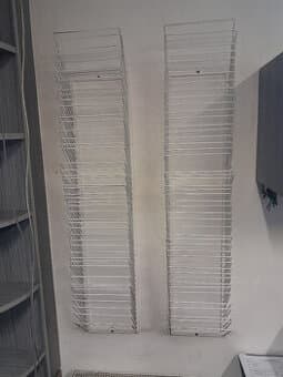 Držák na časopisy