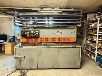 Tabulové nůžky NTE 2000/6,3