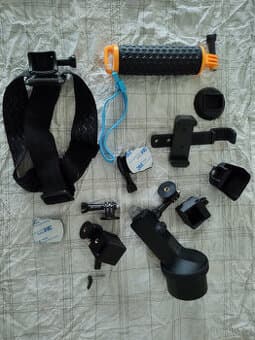 Příslušenství ke kamerám GoPro.