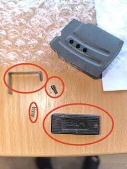 Koupím díly k zásobníku 22LR CZ 452/453 , podavač