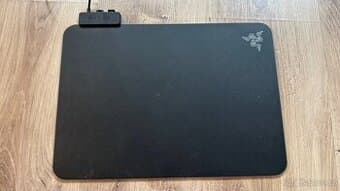 Razer Firefly V2 – herní podložka pod myš s RGB podsvícením