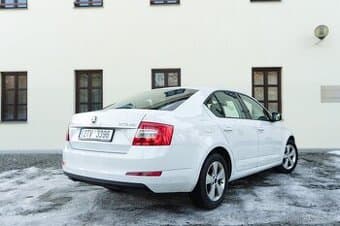 Auto na pronájem bolt uber liftago