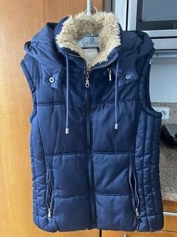 Zimní dámská vesta Zara vel. S, dobrý stav