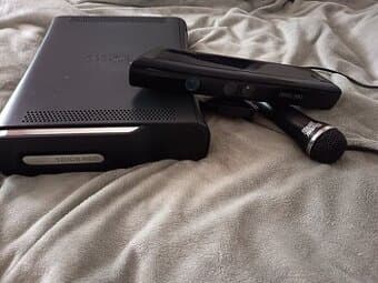 Xbox 360, kinect, mikrofon, hry.