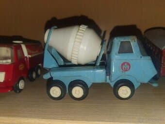 Staré plechové autíčko MIR, míchačka, retro hračka