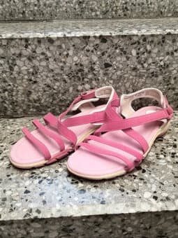 Prodám dívčí sandálky