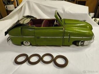 Dřevěný model Tatra 600 Cabriolet Sodomka.