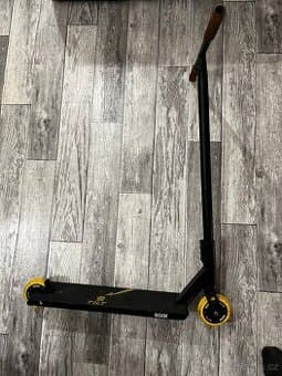 Freestyle koloběžka Bone