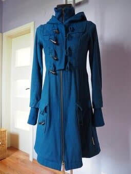 Zimní kabát s kapucí