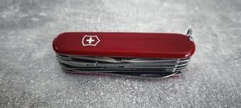 Nůž Victorinox Handyman červený