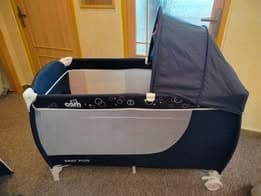 Cestovní postýlka CAM DAILY PLUS (s matrací navíc).