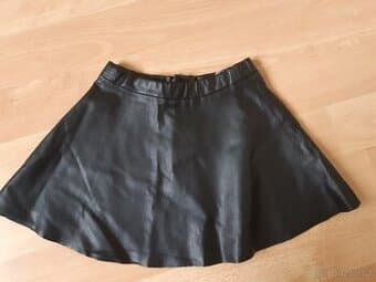 Dětská kožená sukně vel. 128