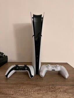 PlayStation 5 (Slim) s mechanikou