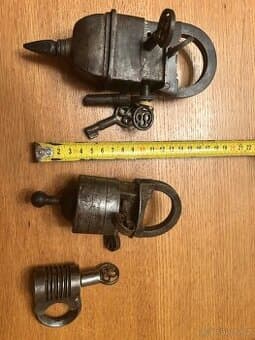 Starý visací zámek