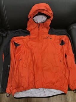 Prodám sportovní bundu značky Montura