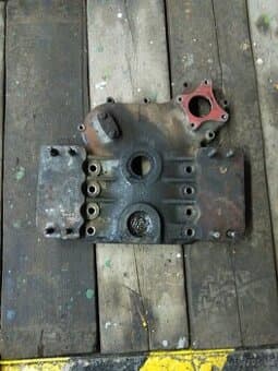 Víko motoru Zetor 6911