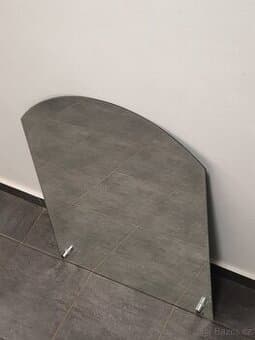 moderní zrcadlo s fazetou