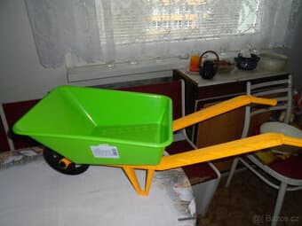 Prodám nové a starší plastové hračky