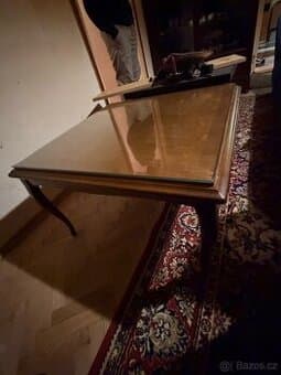 Konferenční stolek se sklem