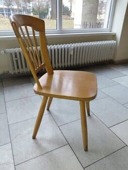 Židle z masivu 39 ks