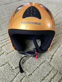 prodám lyžařskou přilbu