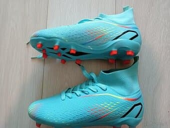 Kopačky NOVÉ vel. 38,5-39, vnitřní délka 24cm