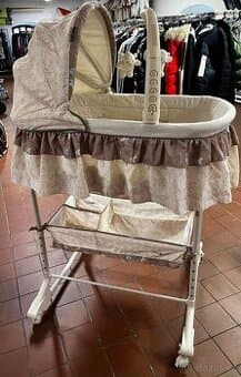 Multifunkční kolébka