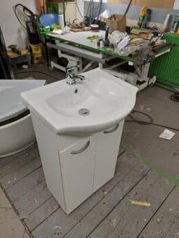 Prodám koupelnovou skříňku