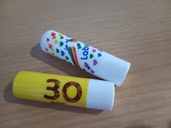 2x nový balzám na rty,  cena komplet za 20 Kč