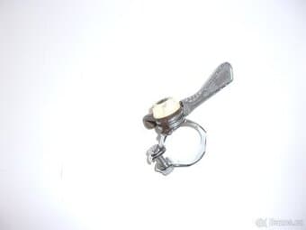 Páčka řazení Favorit na rám.