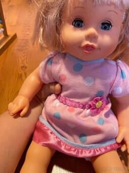 Panenka zpívá ja mam koně a holka modra oka a prší prší