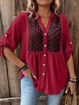 Halenka s kontrastní krajkou vel. 46/48