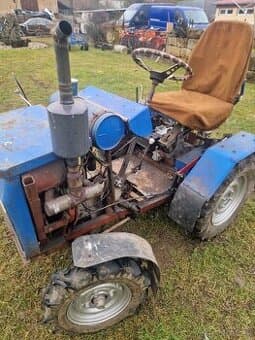 Malotraktor trakturek