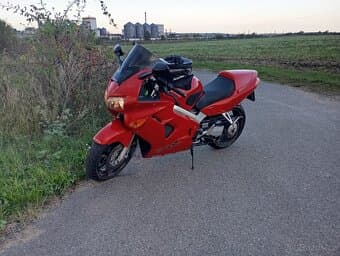 Honda vfr800 fi možná výměna