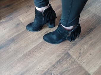 Kotníkové černé boty