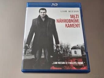 MEZI NÁHROBNÍMI KAMENY (BD, CZ dabing) Liam Neeson