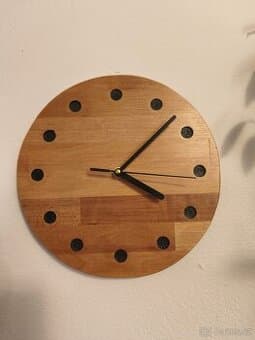 Dřevěné hodiny