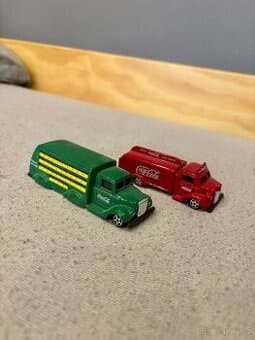 Coca-Cola trucky – zelený a červený, bez značky a krabice