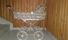 Retro kočárek pro panenky Liberta