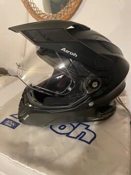 Přilba Airoh commander xs s intercomem u-com4