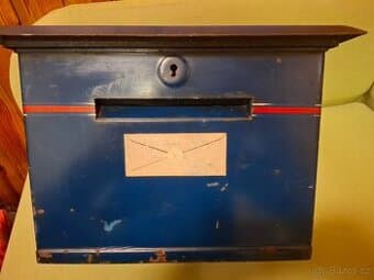 Starožitná poštovní schránka