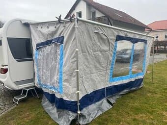 Stanovy přístřešek k markýze