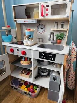 Dětská kuchyňka s příslušenstvím