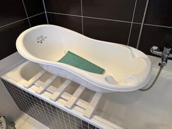 Vanička s roštem na vanu