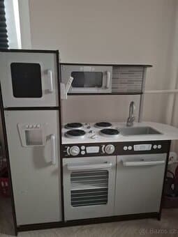 Dětská dřevěné kuchyňka