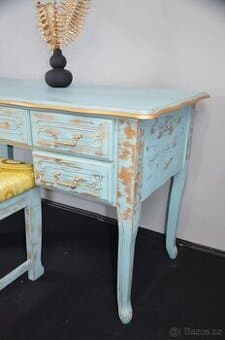 Dubový psací stůl s vintage patinou