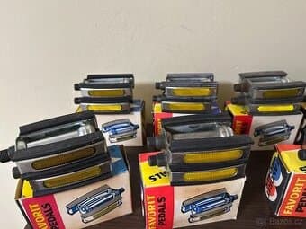 ESKA Favorit pedále nové