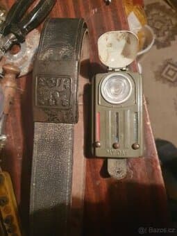 Vojenský opasek,baterka, a zapalovac