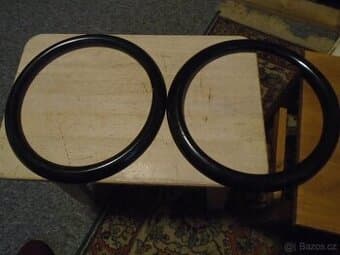 2x Starý kulatý, dřevěný rámeček