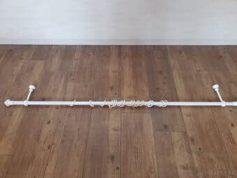 bílá tyč (gárnýž)